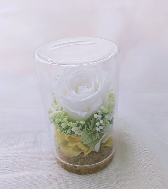 プリザーブドフラワー／白いミニ薔薇と小花のミニガラスボトル