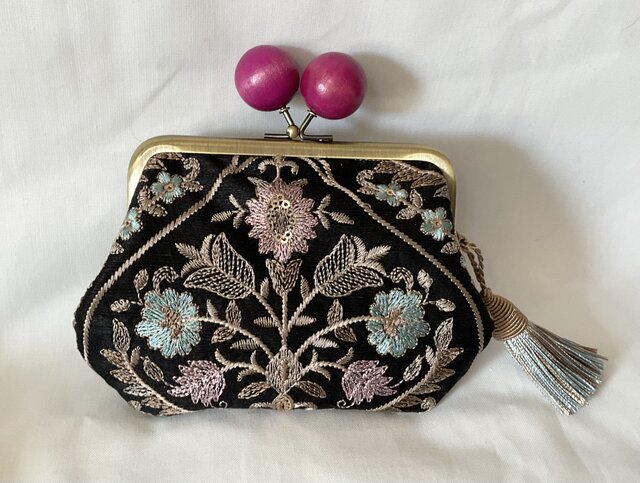 ラバリ刺繍 インド刺繍 ミニ財布 お手玉財布 b2425d90a627c05a8ad9dad9322e8a
