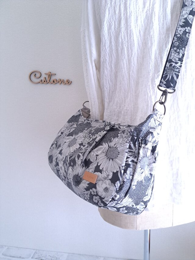 受注製作♪ リバティ ラミネート スイムダンクレア 黒横長ワンハンドル