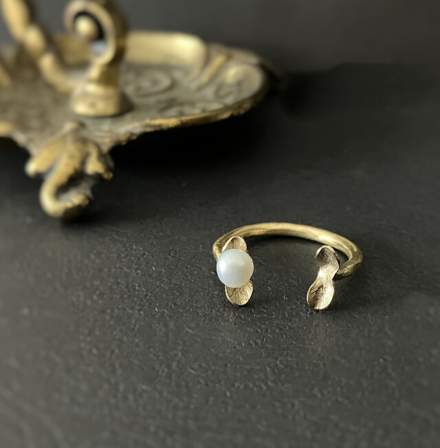 寄り添う双葉のリング - pearl