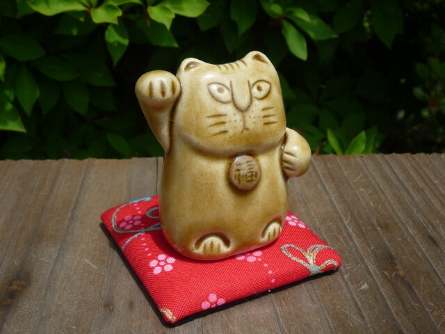 招き猫 4 | iichi 日々の暮らしを心地よくするハンドメイドや