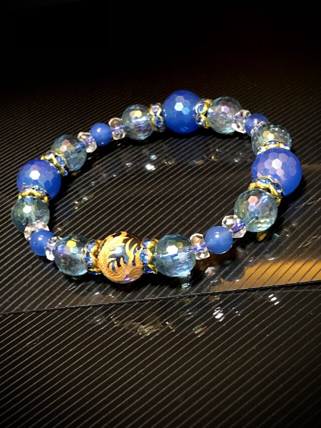 金色 龍彫り アクアオーラ 天然石ブレスレット | iichi 日々の暮らしを