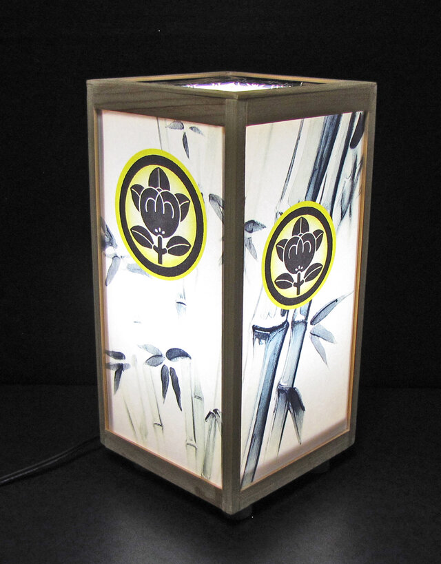 ◆家紋の宿り木＝「橘」／美と耐久性を高めるラミネート／LED昼白色･桧枠造・フイルム加工・軽量／至福の灯火!!