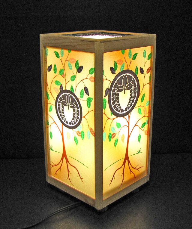 ◆家紋の宿り木「下り藤」／美と耐久性を高めるラミネート／LED昼白色･桧枠造・フイルム加工・軽量／至福の灯火!!