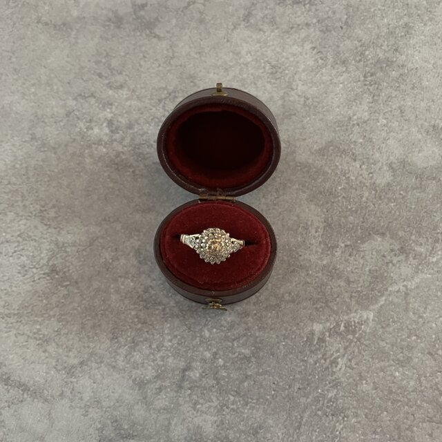 【080】まばゆき光の輪：9ctゴールドと天然ダイヤモンドリング