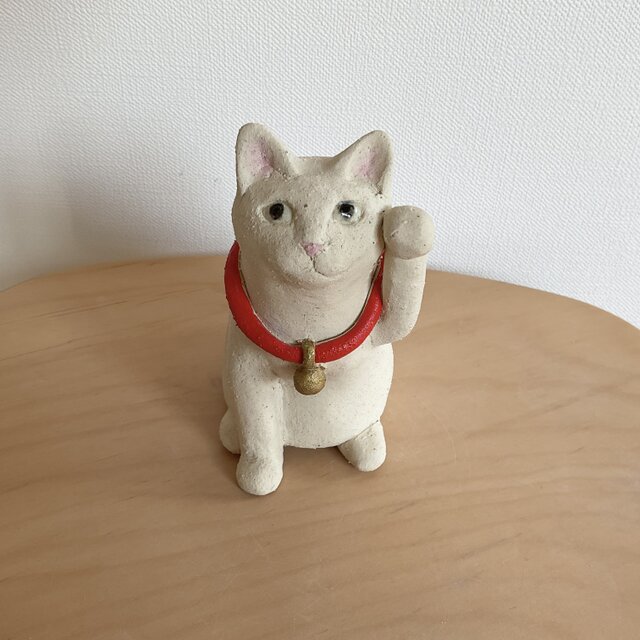 白猫のまねき猫