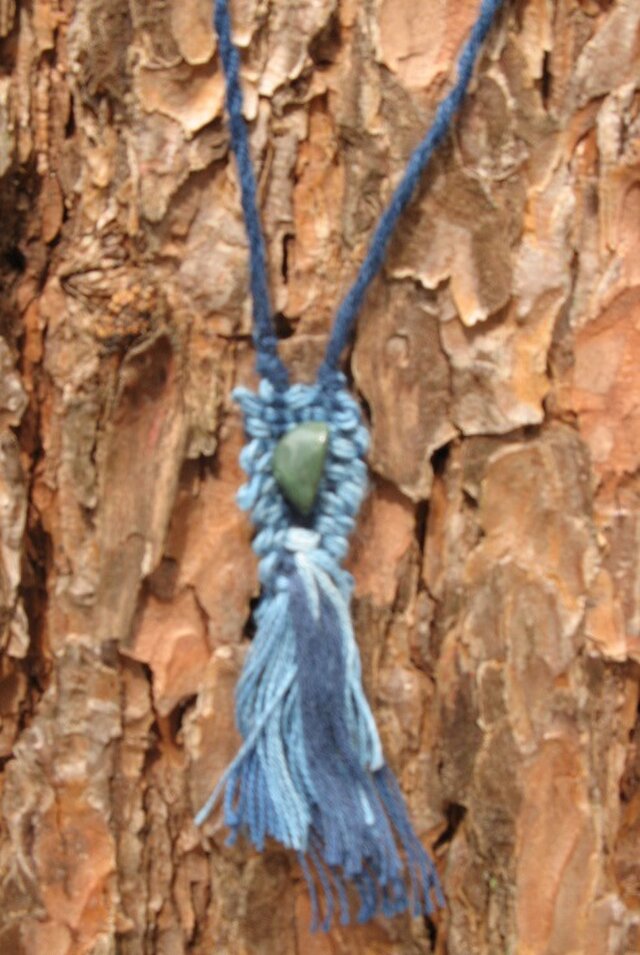 出雲石　本藍染織りと編みのアクセサリー