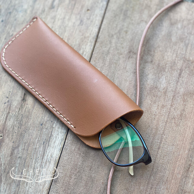レザー眼鏡ケース　ストラップ付・ブラウン