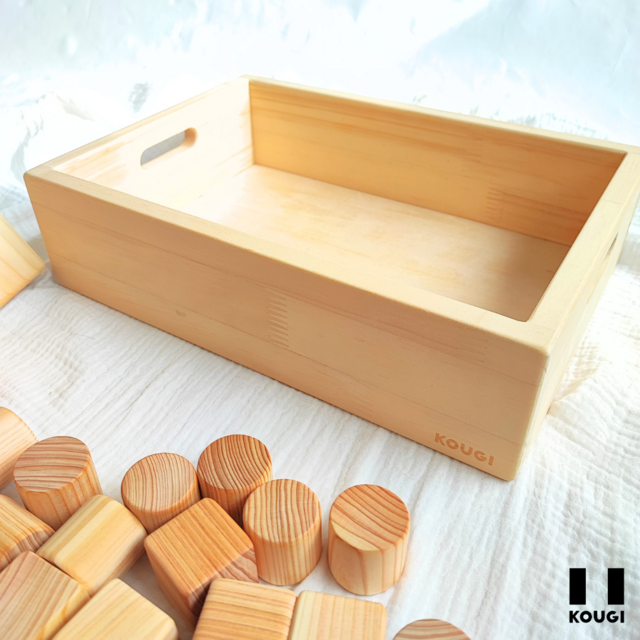 Hug Hug 檜　国産ヒノキ木製積み木セット 車型収納ボックス付き Hug Hug 檜 国産ヒノキ木製積み木セット 車型収納ボックス付き
