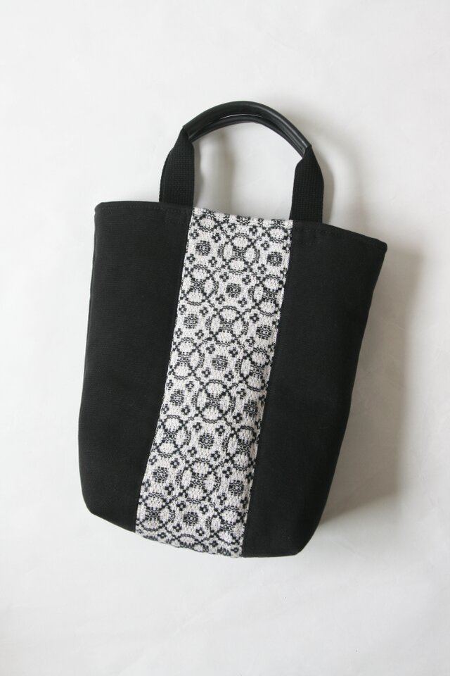 帆布と手織り布のコンビネーションが美しいトートバッグ