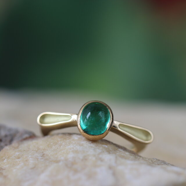 エメラルドリング【K18 / K22】 | iichi 日々の暮らしを心地よく