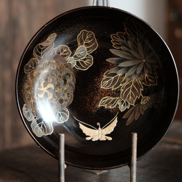 花と蝶々◇極上な蒔絵。時代物 漆芸蒔絵蓋付椀 漆器 骨董・antiques