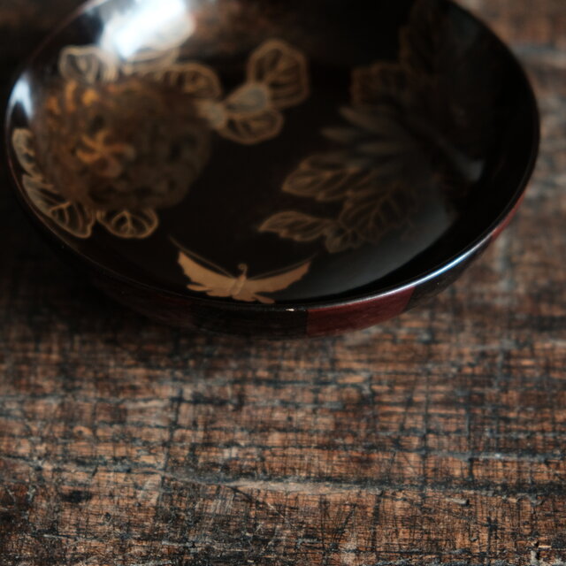 花と蝶々◇極上な蒔絵。時代物 漆芸蒔絵蓋付椀 漆器 骨董・antiques