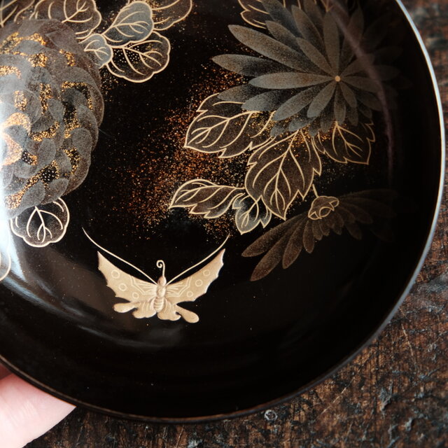 花と蝶々◇極上な蒔絵。時代物 漆芸蒔絵蓋付椀 漆器 骨董・antiques