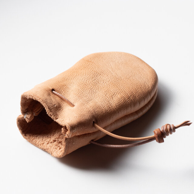 巾着　牛革 羊革巾着 2220624 | iichi 日々の暮らしを心地よくするハンドメイドや