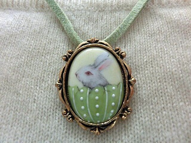 ペンダント*砂糖菓子みたいなEaster bunnyの画像1枚目