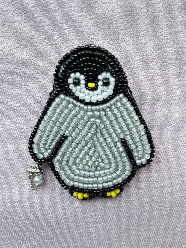 ペンギンのブローチ