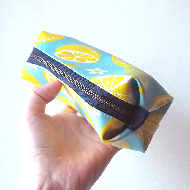 レモンの合皮ポーチ | iichi 日々の暮らしを心地よくするハンドメイド