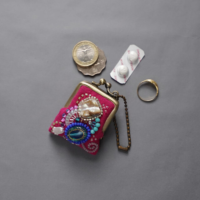 レトロ可愛い♪手差しビーズバッグ　がま口バッグ　ピンク　桜 レトロ可愛い♪手差しビーズバッグ がま口バッグ ピンク 桜