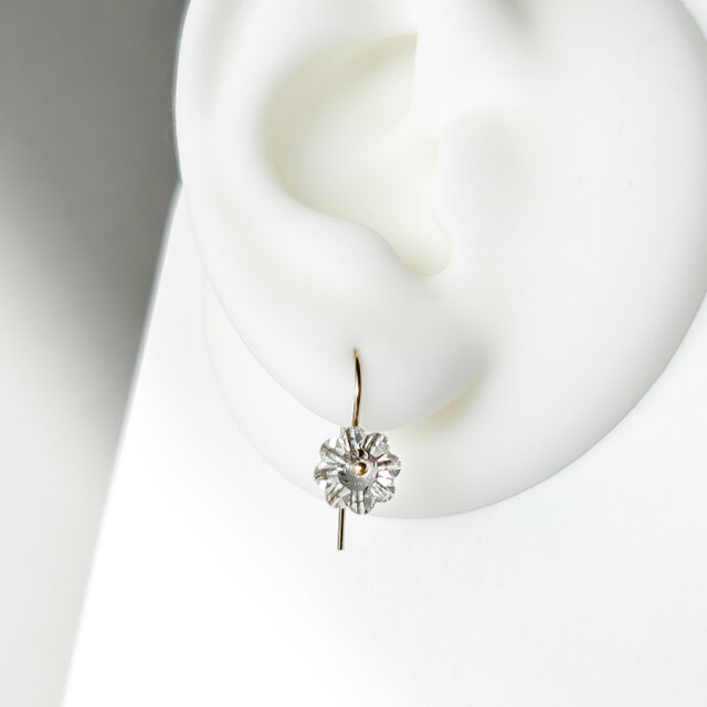 ★daisy★❤️ 14kgfピアス デイジー 花ピアス 透明クリスタル フラワーピアス 14kgf（8mm / 10mm