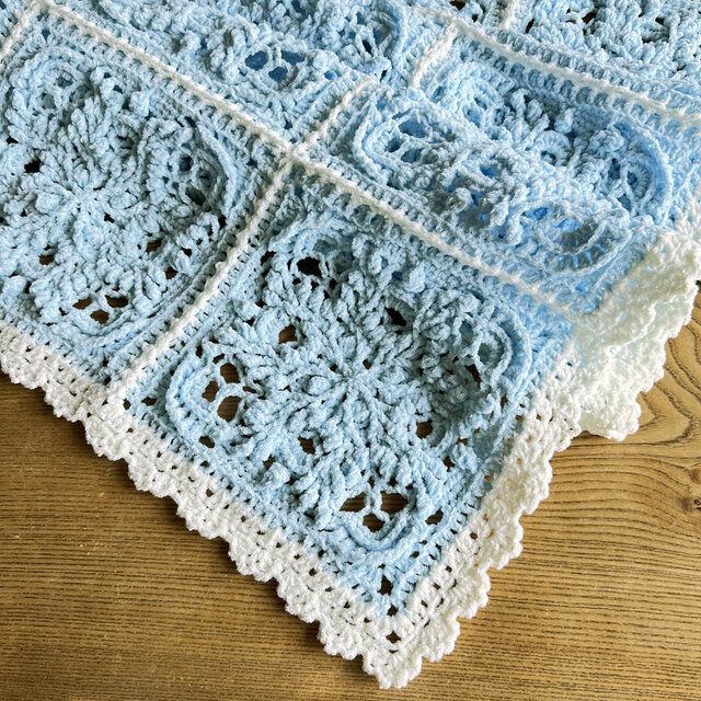 No. 17 ブランケット「Book Sale Blanket」 designed by Julia Hart