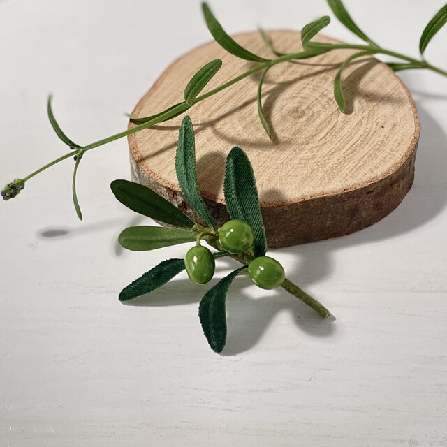 布花　オリーブ好きに嬉しい、グリーンオリーブのブローチ