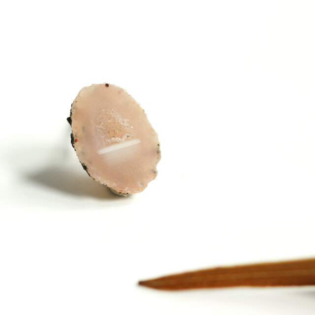 14kgf｜やさしく光る、小さな時間のかけら｜ミニジオードの片耳スタッドピアス