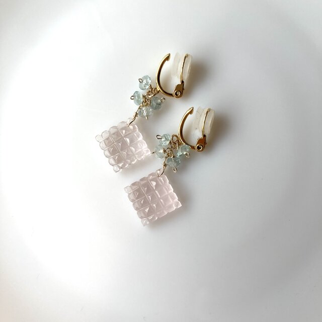 ローズクォーツとアクアマリンのソフトタッチイヤリング