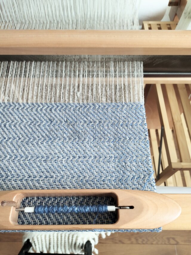 波模様マフラー〈beige+blue〉 | iichi 日々の暮らしを心地よくする