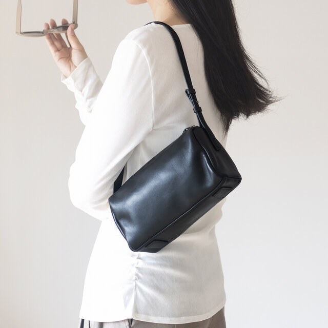 贅沢 とても軽量 クシャ 肩掛け 本革鞄 ハンドメイドバッグ レザー 贅沢 とても軽量 クシャ ゆったり肩掛け 天然革 オリジナル 兼用