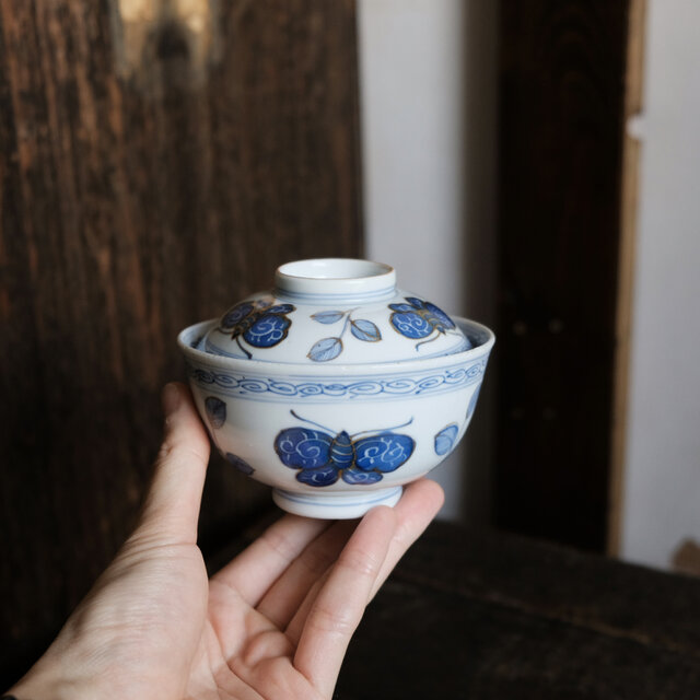 蝶とリーフ◆古伊万里　染付金彩蓋付碗4客　骨董古美術　骨董/antique　明治 蝶とリーフ◇古伊万里 染付金彩蓋付碗4客 骨董古