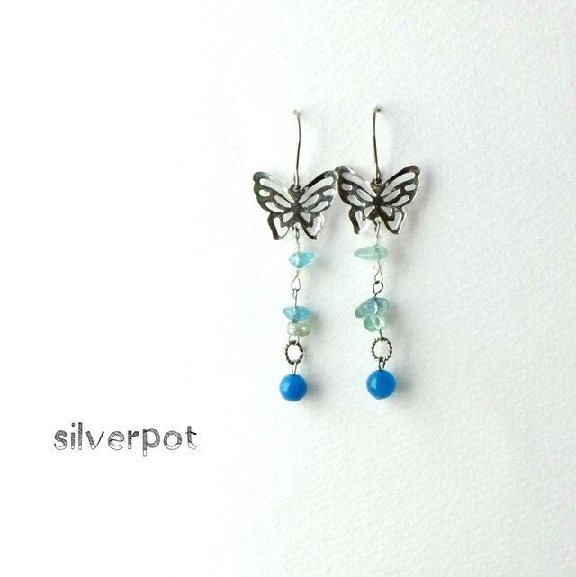 S0【1点物】シルバーカラーでアパタイトとブルーカルセドニー＆蝶のピアス（パーツ変更可能）