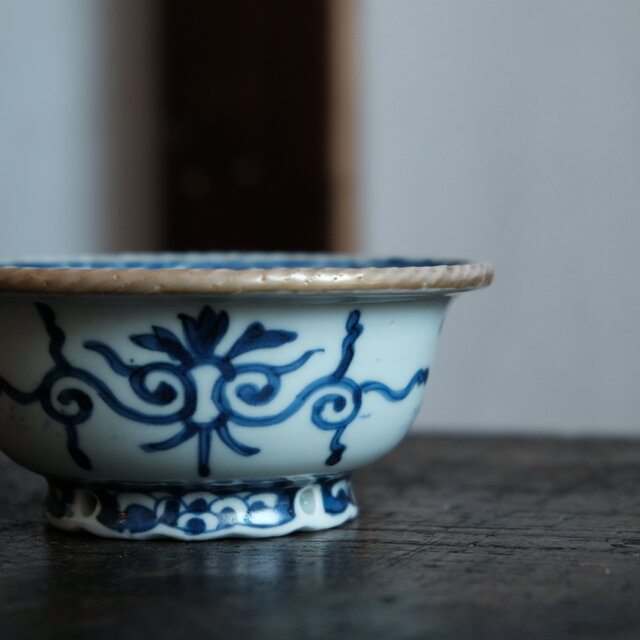 素敵な形状◇梅尽くし 伊万里 花文染付金彩深鉢 碗 骨董・antiques 器