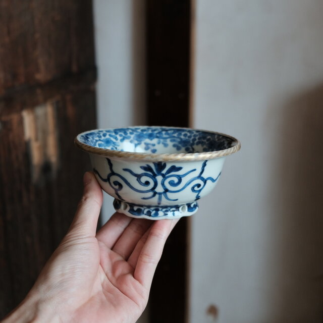 素敵な形状◇梅尽くし 伊万里 花文染付金彩深鉢 碗 骨董・antiques 器