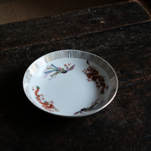 中国古美術・五彩絵花口皿・花形五彩龍鳳皿・純手作り・陶磁器・茶道具・飾皿・木箱付 中国古美術・五彩絵花口皿・花形五彩龍鳳皿・純手作り・陶磁器