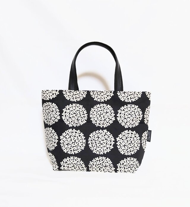 サークルフラワーのお出掛けバック(ブラック)