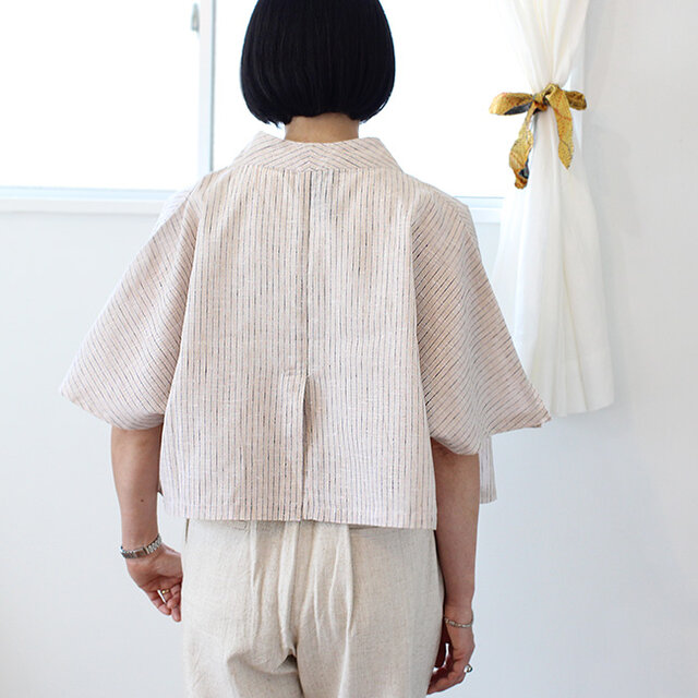 新品✨BEARDSLEY　リネンフリル サマージャケット　ベージュ 再販☆ストライプリネンの貝ボタンクロップドサマージャケット