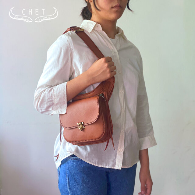 肩掛けにもなるウエストバッグ・シンプルタイプ茶色