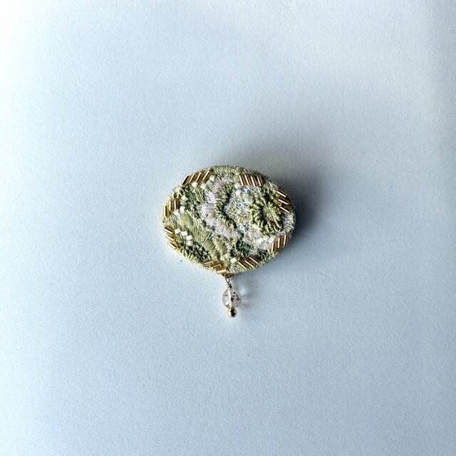 willow green 上品なグリーン柳色をまとう