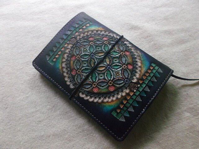 【オーダーメイド】ヌメ革トラベラーズノートカバー（パスポートサイズ） 真鍮ピックのトラベラーズノート】 ノートカバー ヌメ革 パスポート