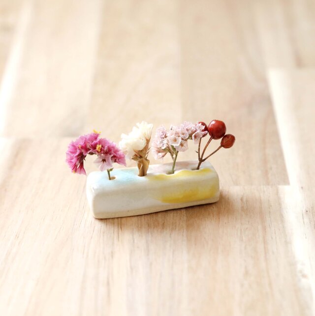 陶土の一連花立て 春色三彩 ＊ ドライフラワー付き