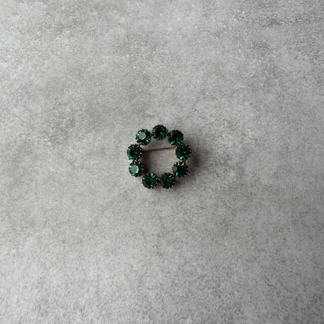 182｜エメラルドリース – 緑石のサークルブローチ | iichi 日々の