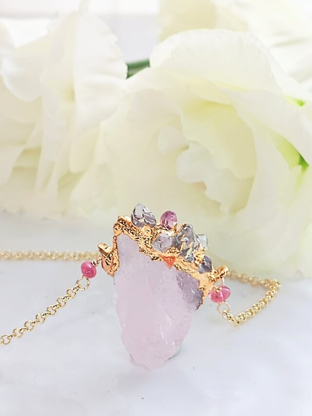 モルガナイト原石ネクレス