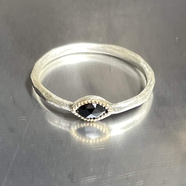 K18WGブラックダイヤモンドリング0.75ct〜ダイヤモンド0.25ct K18WG 天然ブラックダイヤモンド0.75ct&ダイヤモンド0.25ct