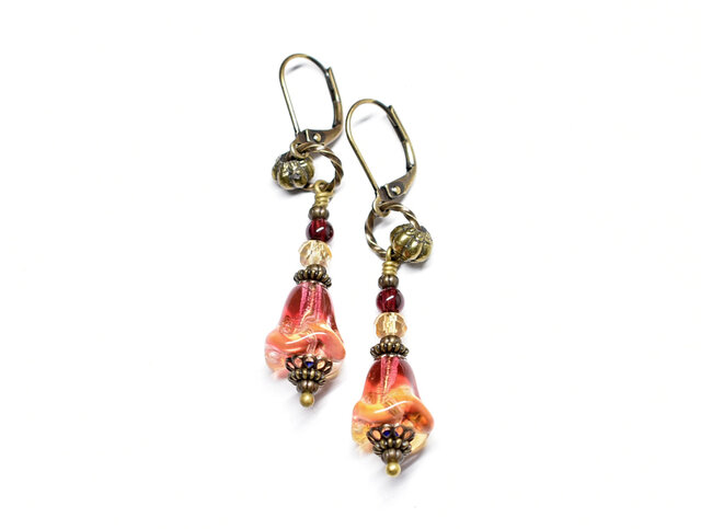 エンジェルトランペットの様なドイツヴィンテージビーズとシトリン