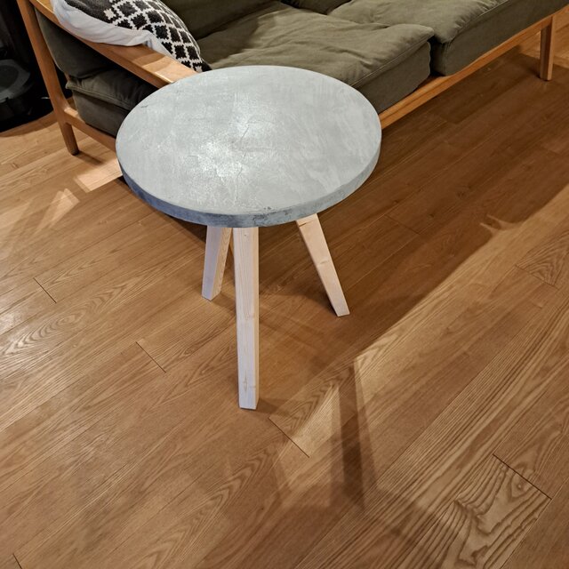 モルタル円形サイドテーブル 直径44ｃｍ×高さ56㎝