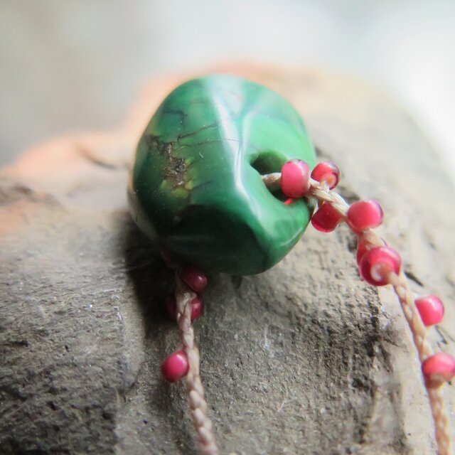 アンティーク 緒 チベタンターコイズ 雫 ＋ 金赤ホワイトハート