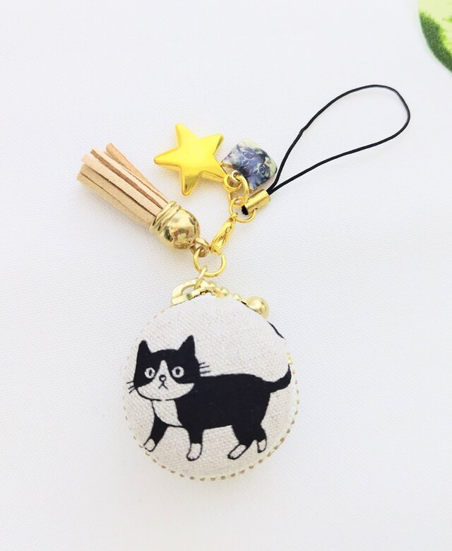 お散歩ネコちゃんのマカロンポーチ(生成り②)