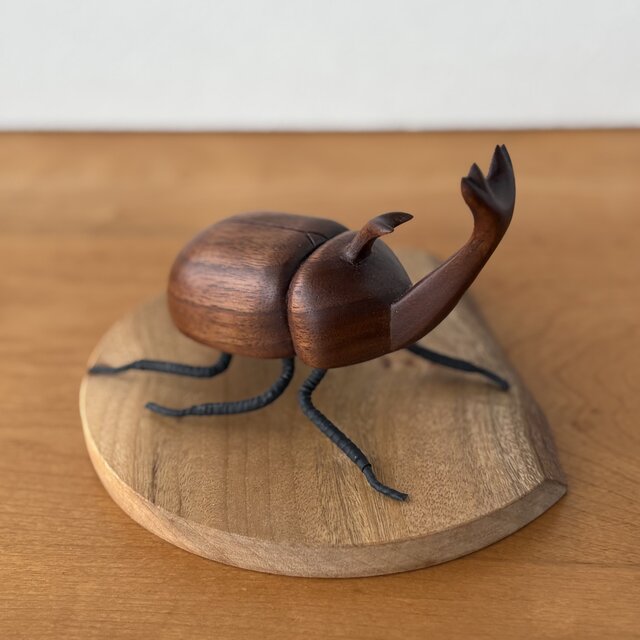 カブトムシのオブジェ【ブラックウォールナット】 | iichi 日々の