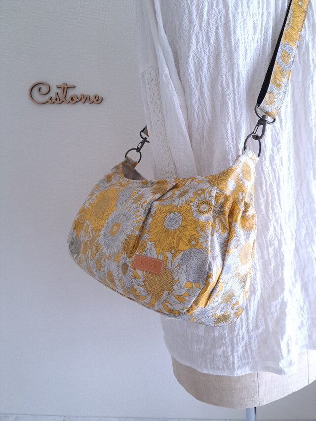 1点のみ！　リバティ　ラミネート　スモールスザンナ　黄　横長ワンハンドルバッグ　持ち手別売